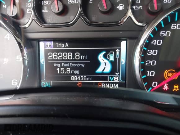 2015 Chevrolet Tahoe LT z VIN 1GNSCBKC3FR649211, wystawiony jako IAAI lot #43260542 z przebiegiem 88 436 mil mil oraz . Historia ofert i sprzedaży dostępna na DreamBid. Obrazek 16.