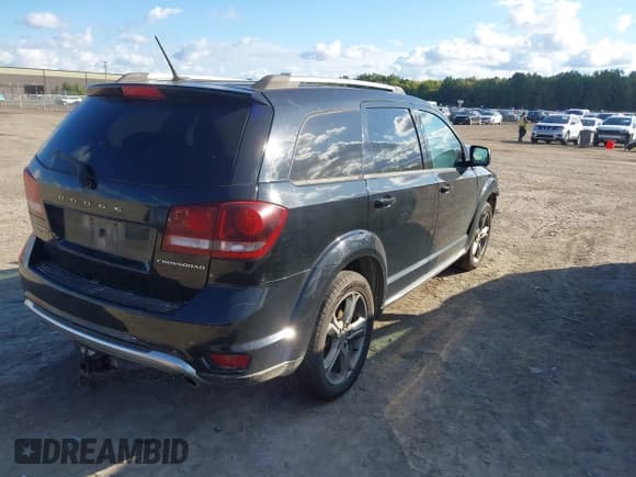 ✅ 2017 Dodge Journey Crossroad Plus • VIN: 3C4PDDGG7HT603975 • Lot: 43392526. Listed on IAAI with 151,189 mi. Free auction sales archive from the USA and detailed vehicle history report at DreamBid. Image 4.