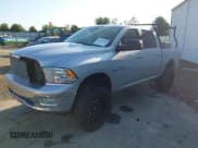 ✅ 2009 Dodge 1500 Laramie • VIN: 1D3HB13TX9S765945 • Lot: 42655560. Wystawiony na IAAI z przebiegiem 311 304 mil. Bezpłatny archiwum sprzedaży aukcyjnych z USA i szczegółowy raport historii pojazdu na DreamBid. Zdjęcie 2.