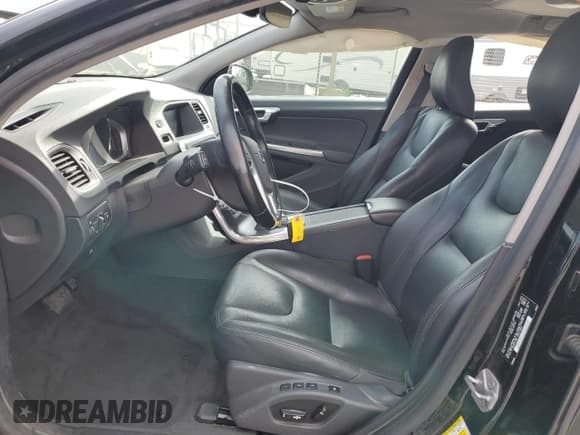 ✅ 2015 Volvo V60 T5 Drive-E Premier • VIN: YV140MEK4F1261924 • Лот: 53111885. Опубликован ранее на Copart с пробегом 86 620 миль. Бесплатный доступ к архиву аукционных продаж из США и подробный отчёт об истории автомобиля на DreamBid. Изображение 7.