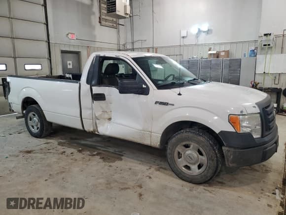 ✅ 2010 Ford F-150 XL • VIN: 1FTMF1C83AKA83985 • Lot: 44575155. Listed on Copart with 315,277 mi. Free auction sales archive from the USA and detailed vehicle history report at DreamBid. Image 4.
