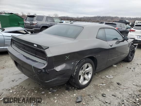 ✅ 2013 Dodge Challenger SXT • VIN: 2C3CDYAG8DH582284 • Lot: 86512224. Wystawiony na Copart z przebiegiem 137 808 mil. Bezpłatny archiwum sprzedaży aukcyjnych z USA i szczegółowy raport historii pojazdu na DreamBid. Zdjęcie 3.