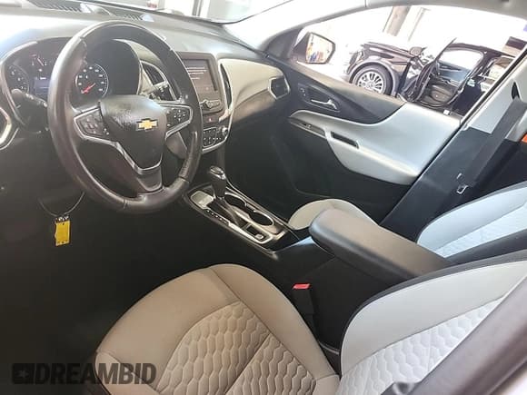 ✅ 2020 Chevrolet Equinox LT • VIN: 2GNAXJEVXL6156902 • Lot: 42612850. Wystawiony na IAAI z przebiegiem 74 621 mil. Bezpłatny archiwum sprzedaży aukcyjnych z USA i szczegółowy raport historii pojazdu na DreamBid. Zdjęcie 1.