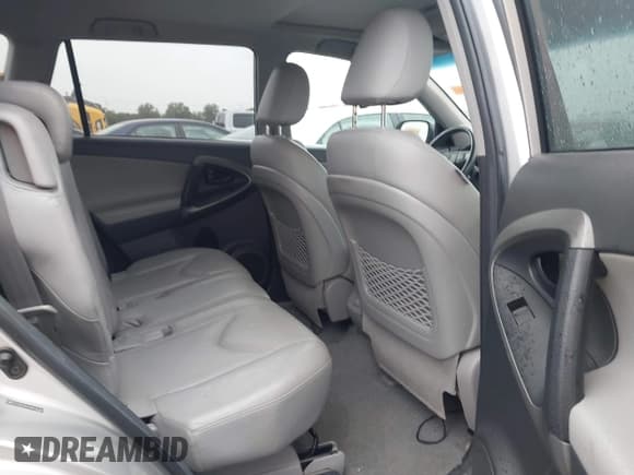 ✅ 2010 Toyota RAV4 Limited • VIN: 2T3DK4DV3AW036285 • Lot: 43543835. Listed on IAAI with 157,246 mi. Free auction sales archive from the USA and detailed vehicle history report at DreamBid. Image 8.