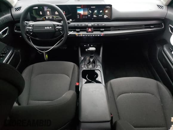 ✅ 2025 Kia K4 LXS • VIN: 3KPFT4DE9SE088491 • Lot: 81883675. Wystawiony na Copart z przebiegiem 5 847 mil. Bezpłatny archiwum sprzedaży aukcyjnych z USA i szczegółowy raport historii pojazdu na DreamBid. Zdjęcie 8.