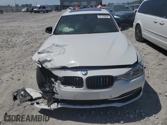 ✅ 2017 BMW 3 Series 330i xDrive • VIN: WBA8D9C33HA003852 • Lot: 80795855. Listed on Copart with 87,040 mi. Free auction sales archive from the USA and detailed vehicle history report at DreamBid. Image 5.