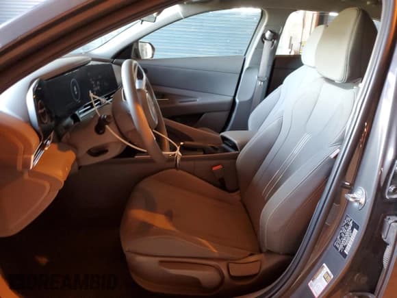 ✅ 2024 Hyundai Elantra SEL • VIN: KMHLM4DG0RU675154 • Lot: 91286785. Wystawiony na Copart z przebiegiem 42 862 mil. Bezpłatny archiwum sprzedaży aukcyjnych z USA i szczegółowy raport historii pojazdu na DreamBid. Zdjęcie 7.