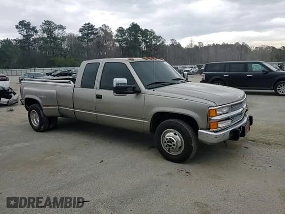 ✅ 1999 Chevrolet Silverado 3500 • VIN: 1GBHC39FXXF077473 • Lot: 49597355. Listed on Copart with 119,287 mi. Free auction sales archive from the USA and detailed vehicle history report at DreamBid. Image 10.