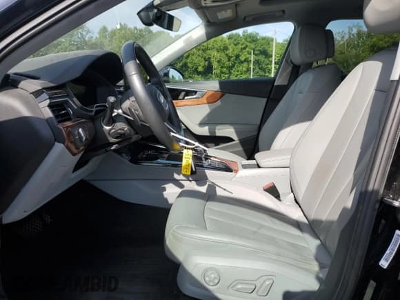 ✅ 2023 Audi A4 allroad Premium Plus • VIN: WA18AAF45PA051623 • Lot: 70318895. Wystawiony na Copart z przebiegiem Nie podano. Bezpłatny archiwum sprzedaży aukcyjnych z USA i szczegółowy raport historii pojazdu na DreamBid. Zdjęcie 7.