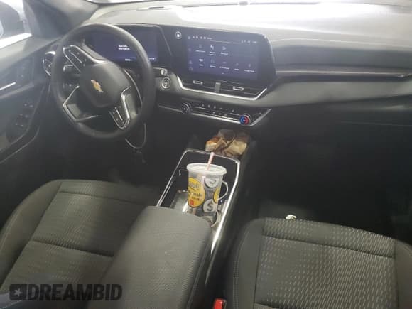 ✅ 2025 Chevrolet Equinox FWD LT • VIN: 3GNAXHEG1SL212245 • Lot: 80987015. Wystawiony na Copart z przebiegiem 15 055 mil. Bezpłatny archiwum sprzedaży aukcyjnych z USA i szczegółowy raport historii pojazdu na DreamBid. Zdjęcie 8.