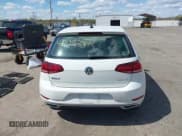 ✅ 2021 Volkswagen Golf TSI • VIN: 3VWG57AU4MM008113 • Lot: 42053444. Wystawiony na IAAI z przebiegiem 24 449 mil. Bezpłatny archiwum sprzedaży aukcyjnych z USA i szczegółowy raport historii pojazdu na DreamBid. Zdjęcie 16.