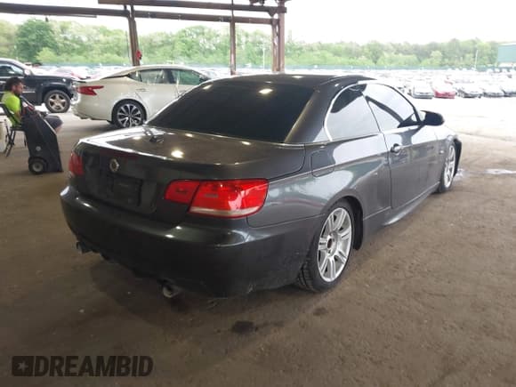 ✅ 2007 BMW 3 Series 335i • VIN: WBAWL735X7PX42731 • Lot: 42362319. Wystawiony na IAAI z przebiegiem 64 372 mil. Bezpłatny archiwum sprzedaży aukcyjnych z USA i szczegółowy raport historii pojazdu na DreamBid. Zdjęcie 4.