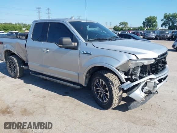 ✅ 2018 Ford F-150 XL • VIN: 1FTFX1E5XJKD41878 • Lot: 42643315. Wystawiony na IAAI z przebiegiem 117 281 mil. Bezpłatny archiwum sprzedaży aukcyjnych z USA i szczegółowy raport historii pojazdu na DreamBid. Zdjęcie 1.