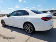 ✅ 2022 Mercedes-Benz E 350 • VIN: W1KZF8DB9NB089763 • Lot: 81626295. Listed on Copart with 57,461 mi. Free auction sales archive from the USA and detailed vehicle history report at DreamBid. Image 2.