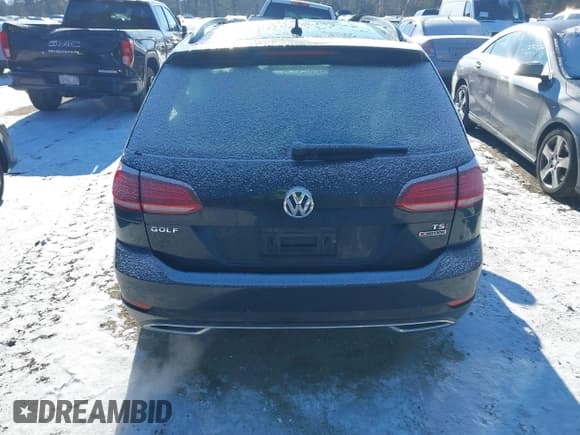 ✅ 2018 Volkswagen Golf S • VIN: 3VW117AU6JM753197 • Lot: 41328991. Listed on IAAI with 142,476 mi. Free auction sales archive from the USA and detailed vehicle history report at DreamBid. Image 16.