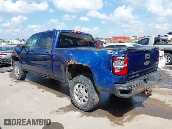 ✅ 2015 Chevrolet Silverado 2500HD LT • VIN: 1GC1KVEG4FF107284 • Lot: 42907719. Listed on IAAI with 313,421 mi. Free auction sales archive from the USA and detailed vehicle history report at DreamBid. Image 3.