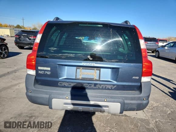 ✅ 2006 Volvo XC70 • VIN: YV4SZ592961241426 • Лот: 91205275. Опубликован ранее на Copart с пробегом 203 626 миль. Бесплатный доступ к архиву аукционных продаж из США и подробный отчёт об истории автомобиля на DreamBid. Изображение 6.