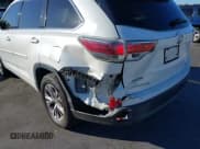 ✅ 2014 Toyota Highlander XLE • VIN: 5TDKKRFH2ES028570 • Lot: 43494496. Wystawiony na IAAI z przebiegiem 207 050 mil. Bezpłatny archiwum sprzedaży aukcyjnych z USA i szczegółowy raport historii pojazdu na DreamBid. Zdjęcie 6.