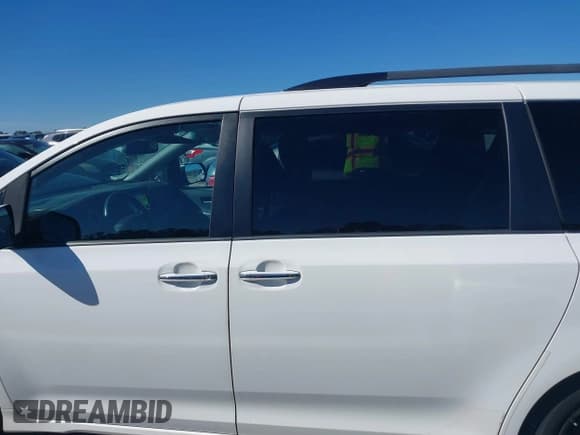 ✅ 2015 Toyota Sienna SE • VIN: 5TDXK3DC4FS658148 • Lot: 41601341. Listed on IAAI with 110,329 mi. Free auction sales archive from the USA and detailed vehicle history report at DreamBid. Image 14.