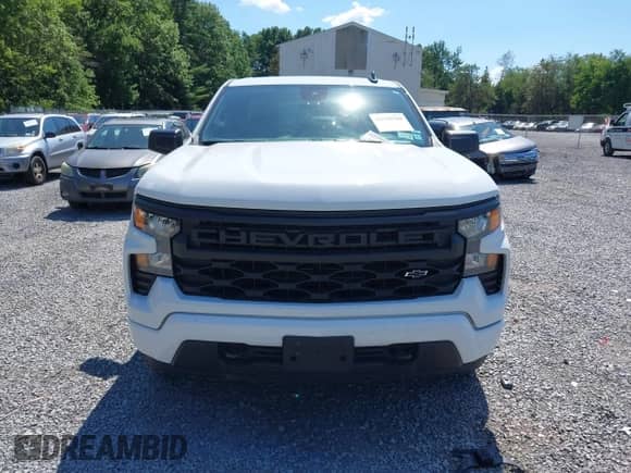 2023 Chevrolet Silverado 1500 Custom z VIN 1GCPDBEKXPZ264163, wystawiony jako IAAI lot #42630768 z przebiegiem 61 305 mil mil oraz . Historia ofert i sprzedaży dostępna na DreamBid. Obrazek 12.