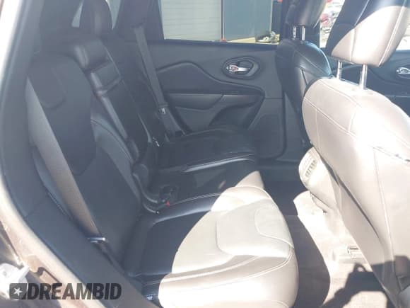 ✅ 2017 Jeep Cherokee Limited • VIN: 1C4PJLDB1HW516112 • Лот: 42703863. Опубликован ранее на IAAI с пробегом 176 072 миль. Бесплатный доступ к архиву аукционных продаж из США и подробный отчёт об истории автомобиля на DreamBid. Изображение 8.