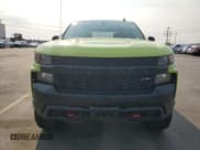 ✅ 2020 Chevrolet Silverado 1500 Custom Trail Boss • VIN: 1GCPYCEFXLZ234068 • Lot: 70592275. Wystawiony na Copart z przebiegiem 73 342 mil. Bezpłatny archiwum sprzedaży aukcyjnych z USA i szczegółowy raport historii pojazdu na DreamBid. Zdjęcie 5.