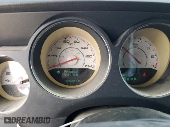 ✅ 2012 Dodge Challenger SXT • VIN: 2C3CDYAG2CH130832 • Lot: 71166324. Wystawiony na Copart z przebiegiem 169 220 mil. Bezpłatny archiwum sprzedaży aukcyjnych z USA i szczegółowy raport historii pojazdu na DreamBid. Zdjęcie 9.