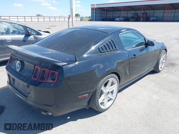 ✅ 2014 Ford Mustang V6 • VIN: 1ZVBP8AM7E5308634 • Lot: 43073553. Listed on IAAI with 186,126 mi. Free auction sales archive from the USA and detailed vehicle history report at DreamBid. Image 4.