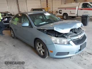 ✅ 2012 Chevrolet Cruze 1LT • VIN: 1G1PF5SC9C7198728 • Лот: 43593618. Опубликован ранее на IAAI с пробегом 113 859 миль. Бесплатный доступ к архиву аукционных продаж из США и подробный отчёт об истории автомобиля на DreamBid. Изображение 1.