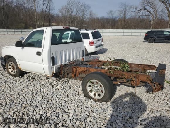 ✅ 2006 Chevrolet Silverado 1500 Work Truck • VIN: 3GCEC14X56G160857 • Лот: 81805704. Опубликован ранее на Copart с пробегом Не указан. Бесплатный доступ к архиву аукционных продаж из США и подробный отчёт об истории автомобиля на DreamBid. Изображение 2.