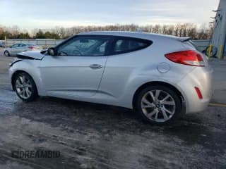 ✅ 2017 Hyundai Veloster • VIN: KMHTC6AD1HU317925 • Lot: 82590044. Wystawiony na Copart z przebiegiem 112 732 mil. Bezpłatny archiwum sprzedaży aukcyjnych z USA i szczegółowy raport historii pojazdu na DreamBid. Zdjęcie 2.