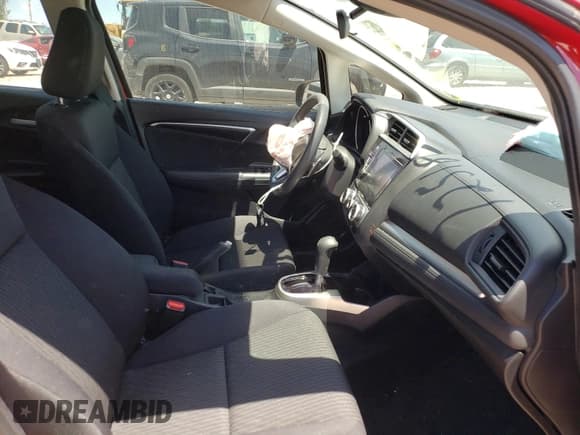 ✅ 2018 Honda Fit EX • VIN: 3HGGK5H84JM725181 • Лот: 45296241. Опубликован ранее на Copart с пробегом 17 596 миль. Бесплатный доступ к архиву аукционных продаж из США и подробный отчёт об истории автомобиля на DreamBid. Изображение 5.