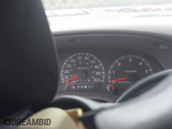 ✅ 1998 Ford F-150 XL • VIN: 2FTRX07L5WCA04601 • Lot: 42767325. Wystawiony na IAAI z przebiegiem 168 949 mil. Bezpłatny archiwum sprzedaży aukcyjnych z USA i szczegółowy raport historii pojazdu na DreamBid. Zdjęcie 7.