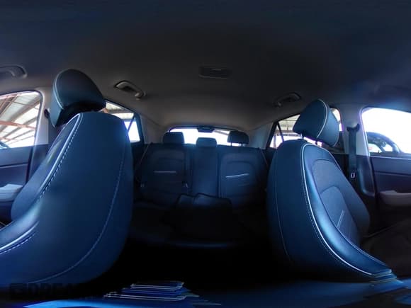 ✅ 2022 Hyundai Venue Limited • VIN: KMHRC8A38NU135423 • Lot: 42259343. Listed on IAAI with 38,644 mi. Free auction sales archive from the USA and detailed vehicle history report at DreamBid. Image 18.