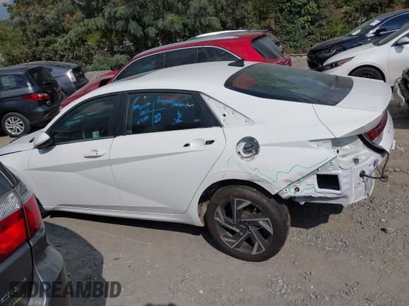 ✅ 2024 Hyundai Elantra SEL • VIN: KMHLS4DG5RU759945 • Lot: 43138961. Listed on IAAI with 39,139 mi. Free auction sales archive from the USA and detailed vehicle history report at DreamBid. Image 14.
