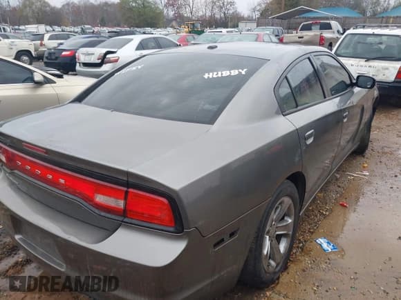 ✅ 2011 Dodge Charger SE • VIN: 2B3CL3CG5BH507085 • Lot: 43714551. Wystawiony na IAAI z przebiegiem 185 740 mil. Bezpłatny archiwum sprzedaży aukcyjnych z USA i szczegółowy raport historii pojazdu na DreamBid. Zdjęcie 4.