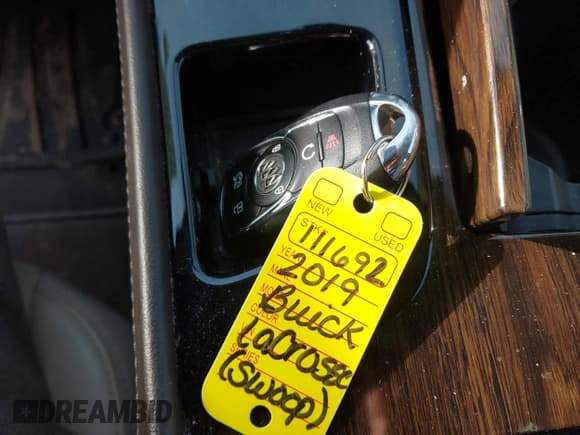 ✅ 2019 Buick LaCrosse Essence • VIN: 1G4ZP5SS0KU110259 • Lot: 41627036. Wystawiony na IAAI z przebiegiem 75 357 mil. Bezpłatny archiwum sprzedaży aukcyjnych z USA i szczegółowy raport historii pojazdu na DreamBid. Zdjęcie 11.