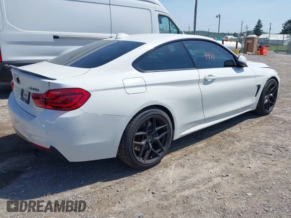 ✅ 2019 BMW 4 Series 440i xDrive • VIN: WBA4W9C52KAF94969 • Лот: 42559470. Опубликован ранее на IAAI с пробегом 93 503 миль. Бесплатный доступ к архиву аукционных продаж из США и подробный отчёт об истории автомобиля на DreamBid. Изображение 4.