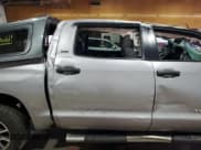 ✅ 2017 Toyota Tundra SR5 • VIN: 5TFDY5F10HX594194 • Lot: 71260115. Listed on Copart with 129,476 mi. Free auction sales archive from the USA and detailed vehicle history report at DreamBid. Image 10.