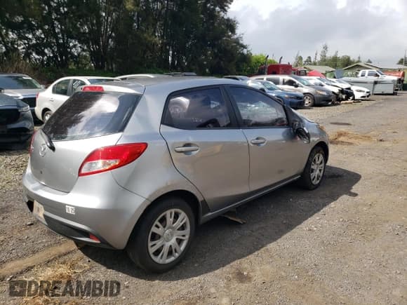 ✅ 2014 Mazda 2 Sport • VIN: JM1DE1KY0E0185671 • Lot: 65857865. Wystawiony na Copart z przebiegiem 123 988 mil. Bezpłatny archiwum sprzedaży aukcyjnych z USA i szczegółowy raport historii pojazdu na DreamBid. Zdjęcie 3.