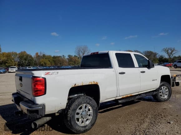 ✅ 2015 Chevrolet Silverado 2500HD LT • VIN: 1GC1KVE88FF158327 • Лот: 91084845. Опубликован ранее на Copart с пробегом 145 135 миль. Бесплатный доступ к архиву аукционных продаж из США и подробный отчёт об истории автомобиля на DreamBid. Изображение 3.