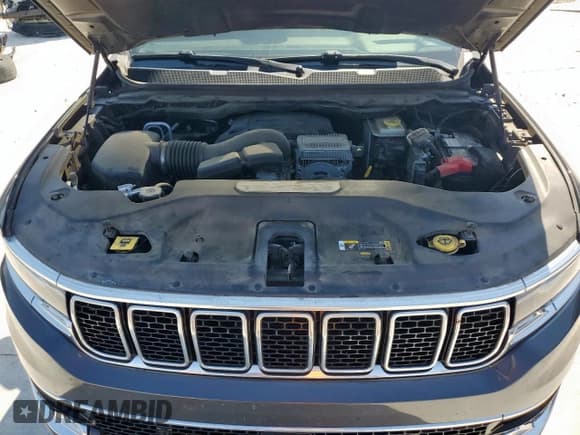 ✅ 2022 Jeep Wagoneer Series I • VIN: 1C4SJUAT8NS181432 • Lot: 69274015. Listed on Copart with 78,139 mi. Free auction sales archive from the USA and detailed vehicle history report at DreamBid. Image 12.