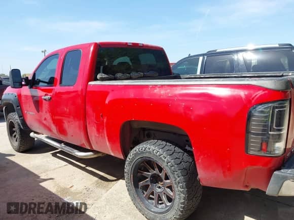 2010 Chevrolet Silverado 1500 Work Truck z VIN 1GCSCPEX2AZ120197, wystawiony jako IAAI lot #42876585 z przebiegiem 230 135 mil mil oraz . Historia ofert i sprzedaży dostępna na DreamBid. Obrazek 14.