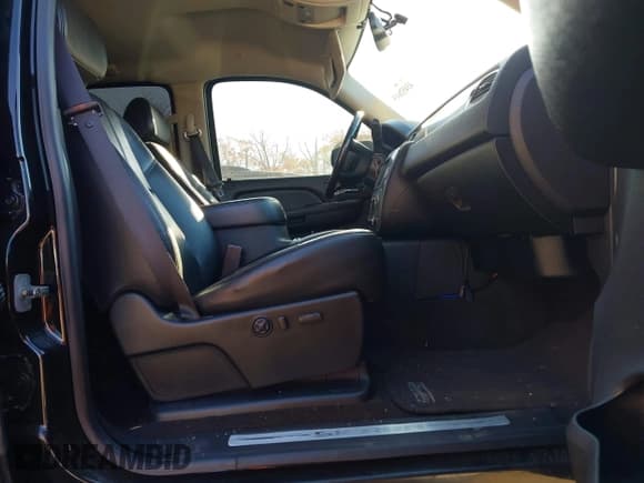 ✅ 2008 GMC Sierra 1500 SLT • VIN: 2GTEK133681311346 • Лот: 43452615. Опубликован ранее на IAAI с пробегом 232 316 миль. Бесплатный доступ к архиву аукционных продаж из США и подробный отчёт об истории автомобиля на DreamBid. Изображение 5.