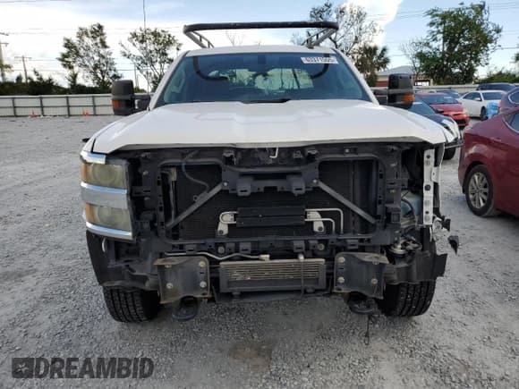 ✅ 2015 Chevrolet Silverado 2500HD Work Truck • VIN: 1GC1CUEG1FF636411 • Lot: 63371555. Wystawiony na Copart z przebiegiem 68 441 mil. Bezpłatny archiwum sprzedaży aukcyjnych z USA i szczegółowy raport historii pojazdu na DreamBid. Zdjęcie 5.