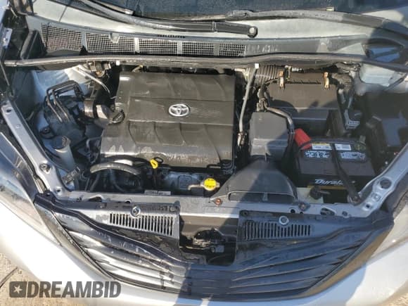 ✅ 2011 Toyota Sienna • VIN: 5TDZK3DC2BS155527 • Lot: 92802835. Listed on Copart with 155,581 mi. Free auction sales archive from the USA and detailed vehicle history report at DreamBid. Image 12.