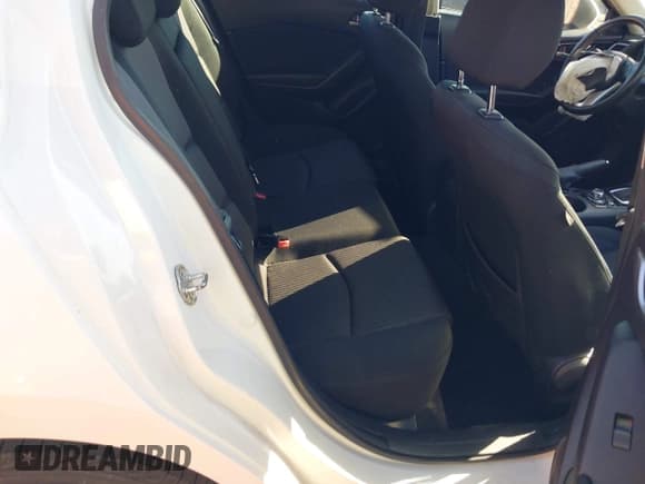 ✅ 2015 Mazda 3 i Touring • VIN: 3MZBM1V74FM231074 • Lot: 43508132. Wystawiony na IAAI z przebiegiem 84 475 mil. Bezpłatny archiwum sprzedaży aukcyjnych z USA i szczegółowy raport historii pojazdu na DreamBid. Zdjęcie 8.