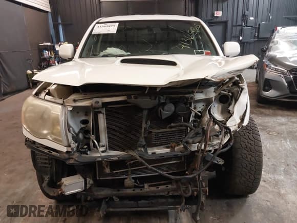 ✅ 2009 Toyota Tacoma • VIN: 5TEMU52N89Z620734 • Lot: 41365825. Wystawiony na IAAI z przebiegiem 336 070 mil. Bezpłatny archiwum sprzedaży aukcyjnych z USA i szczegółowy raport historii pojazdu na DreamBid. Zdjęcie 6.