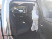 ✅ 2017 Chevrolet Silverado 2500HD LT • VIN: 1GC1KVEY7HF169306 • Lot: 41984377. Wystawiony na IAAI z przebiegiem 198 184 mil. Bezpłatny archiwum sprzedaży aukcyjnych z USA i szczegółowy raport historii pojazdu na DreamBid. Zdjęcie 8.