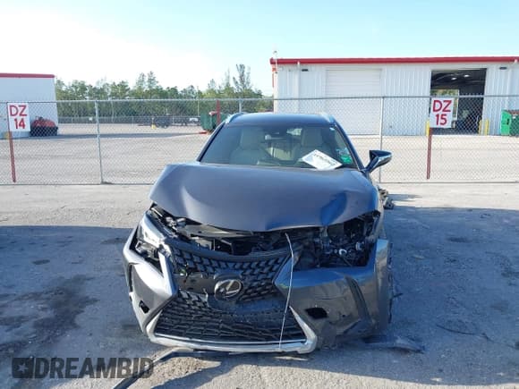 ✅ 2022 Lexus UX 200 • VIN: JTHX3JBH3N2051968 • Lot: 41965962. Wystawiony na IAAI z przebiegiem 12 722 mil. Bezpłatny archiwum sprzedaży aukcyjnych z USA i szczegółowy raport historii pojazdu na DreamBid. Zdjęcie 12.